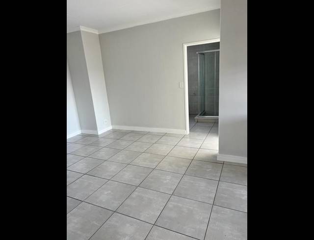 2 BEDROOM APARTMENT FOR SALE IN SILVER LAKES